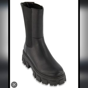 Back Zip Chelsea Boots